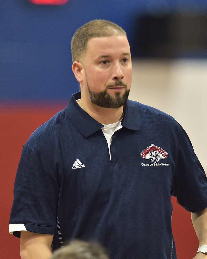 Gagnon_Sebastien coach basketball feminin cstj