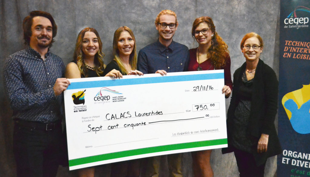 Remise-de-chèque-TIL-Automne-2016-équipe-catherine