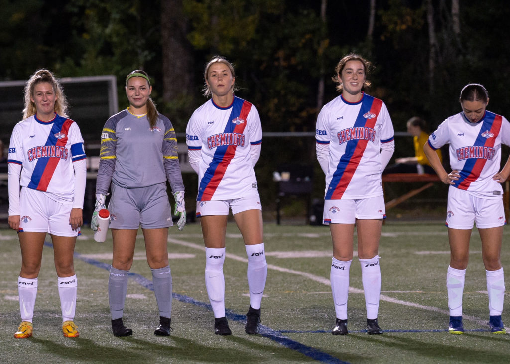 Étudiantes-athlétes des Cheminots en soccer féminin