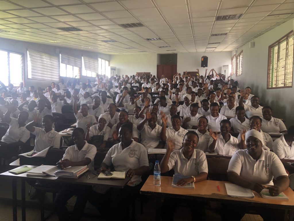 Groupe d'étudiantes et d'étudiants en Côte d'Ivoire